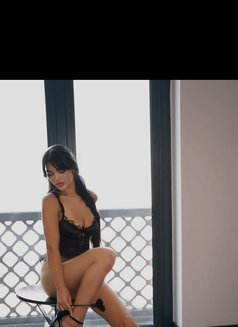 Annabel - escort in Dubai Photo 2 of 3