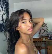 Annabelle - escort in Muscat