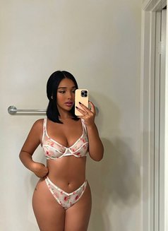 Annah - escort in Brisbane Photo 4 of 5