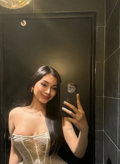 Annatia - escort in Doha Photo 5 of 8