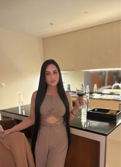 Anne - escort in Dubai Photo 3 of 3