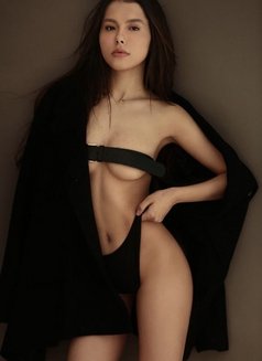 Anne Marie - puta in Singapore Photo 8 of 10