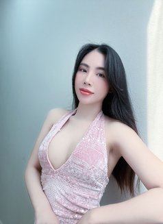 Anne - escort in Abu Dhabi Photo 8 of 8
