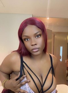 Anne - escort in Dubai Photo 1 of 5