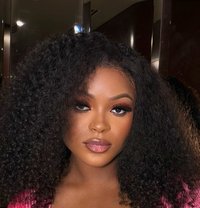 Anne - puta in Dubai Photo 7 of 8