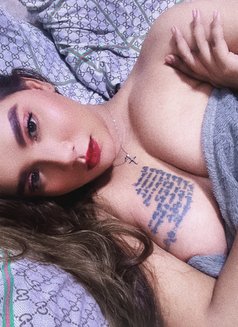 Annej - Transsexual escort in Manila Photo 2 of 6