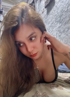 Annej - Transsexual escort in Manila Photo 5 of 6