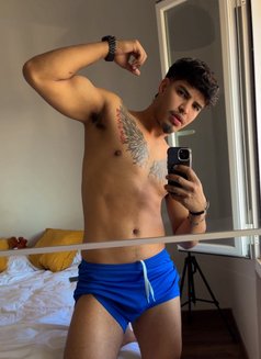 Annel - Male escort in Malta Photo 6 of 13