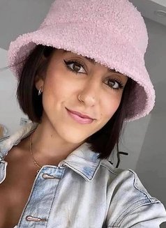 Annemorin075 - escort in Stuttgart Photo 2 of 6