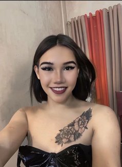 Annesarap - Intérprete de adultos in Manila Photo 8 of 10