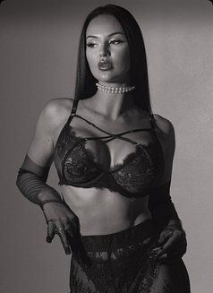 Annet - escort in Dubai Photo 1 of 7