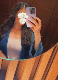 Annette - escort agency in Jeddah Photo 1 of 6
