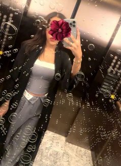 Annette - escort agency in Jeddah Photo 2 of 6