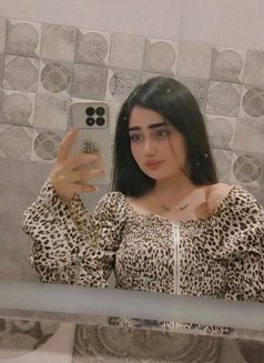 Annette - escort agency in Jeddah Photo 5 of 6