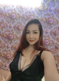 Zee jii - escort in Gurgaon Photo 1 of 1