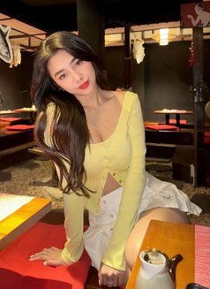 Annie - escort in Tokyo Photo 2 of 9