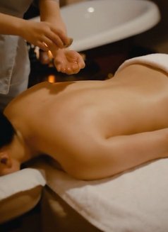 Annie - puta in Al Manama Photo 5 of 5