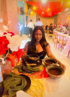 Annie - escort in Alexandria Photo 1 of 3