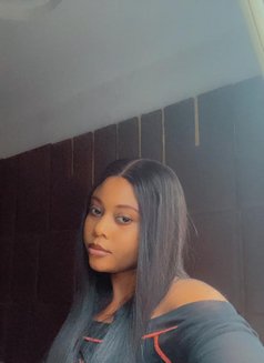 Annie - escort in Alexandria Photo 3 of 3