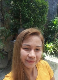 Annie - puta in Dubai Photo 2 of 3