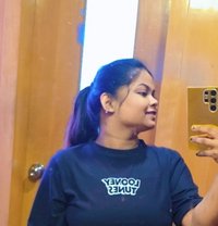 Annie - puta in Bangalore Photo 1 of 2