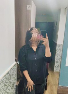 Annie - puta in Bangalore Photo 1 of 6