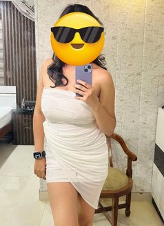 Annie - puta in Bangalore Photo 2 of 6