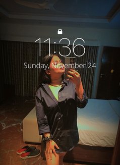 Annie - escort in Bangalore Photo 2 of 5