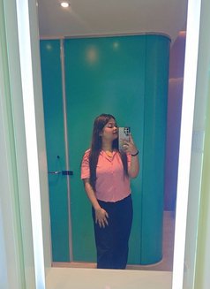 Annie - escort in Bangalore Photo 3 of 5