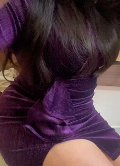 Annie - escort in Mumbai Photo 1 of 3