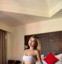 Annie - escort in Bangkok Photo 4 of 12