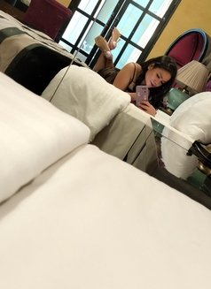 Annie Massage - puta in Jakarta Photo 5 of 7