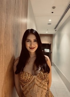 Annie - escort in Manila Photo 5 of 5