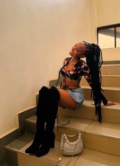 Annie - escort in Gurgaon Photo 1 of 6