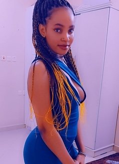 Annie - escort in Riyadh Photo 3 of 6