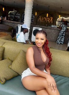 Annie S - puta in Accra Photo 1 of 2