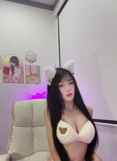Annie - escort in Jeddah Photo 2 of 5
