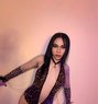 Annie - Transsexual escort in Muscat Photo 4 of 10