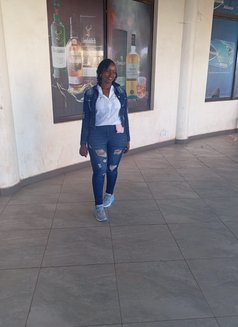Annitah - puta in Nairobi Photo 5 of 5
