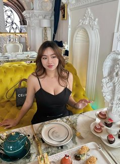 Annna - escort in Singapore Photo 8 of 8
