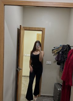 Annu Bhatia - escort in Dubai Photo 4 of 5