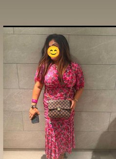 Annu Comming for🫦 Real meet cam show - puta in Mumbai Photo 1 of 1