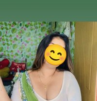 Annu Comming for🫦 Real meet cam show - puta in Bangalore Photo 5 of 6