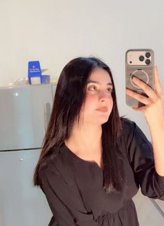 Annu GFE - puta in Dubai Photo 1 of 6