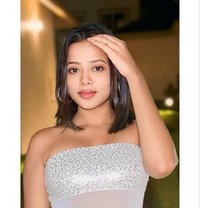 Riya Independent Call Girl in Delhi - puta in New Delhi