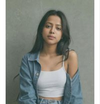 Riya Independent Call Girl in Delhi - puta in New Delhi