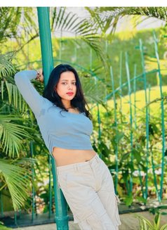 Riya Independent Call Girl in Delhi - escort in New Delhi Photo 3 of 4