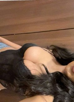 Annu - escort in Noida Photo 2 of 5