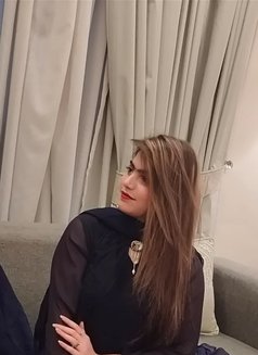 Annu - puta in Dubai Photo 3 of 6