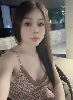 Anny - escort in Maldives Photo 2 of 6